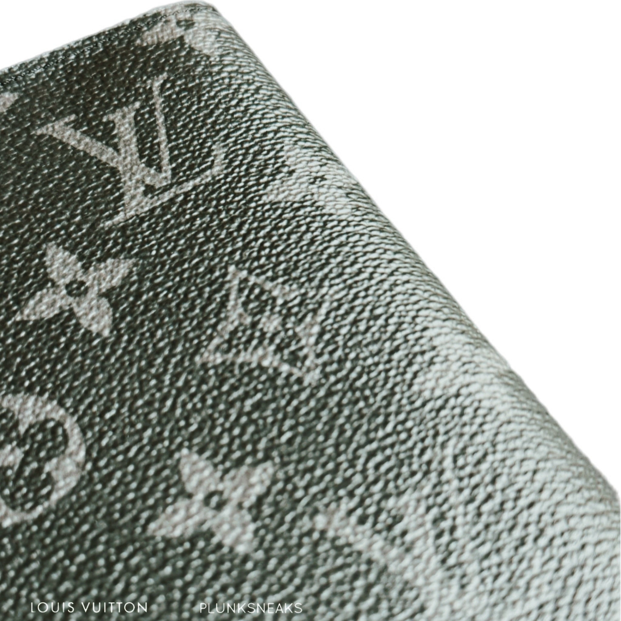 Louis Vuitton Monogram Eclipse Passport Cover 2017 (USED)