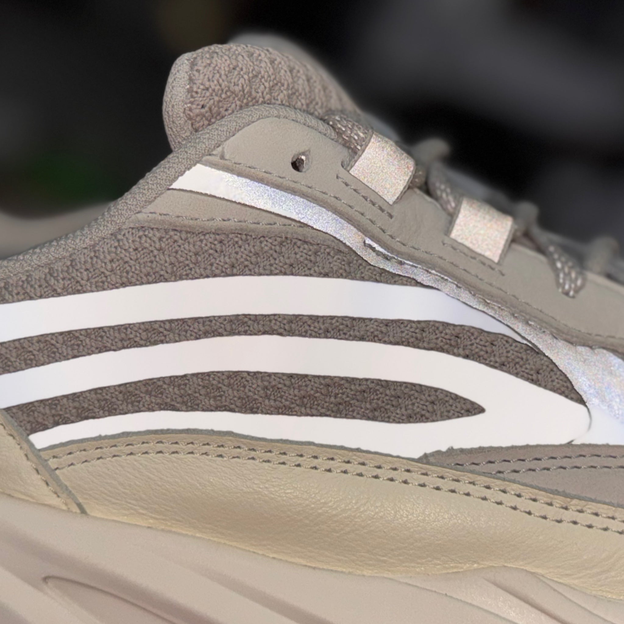 adidas Yeezy Boost 700 V2 Static 2018 (USED)