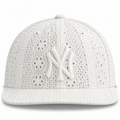 Kith New Era New York Yankees Cotton Eyelet Low Profile 59FIFTY Fitted Cap Sandrift 2023