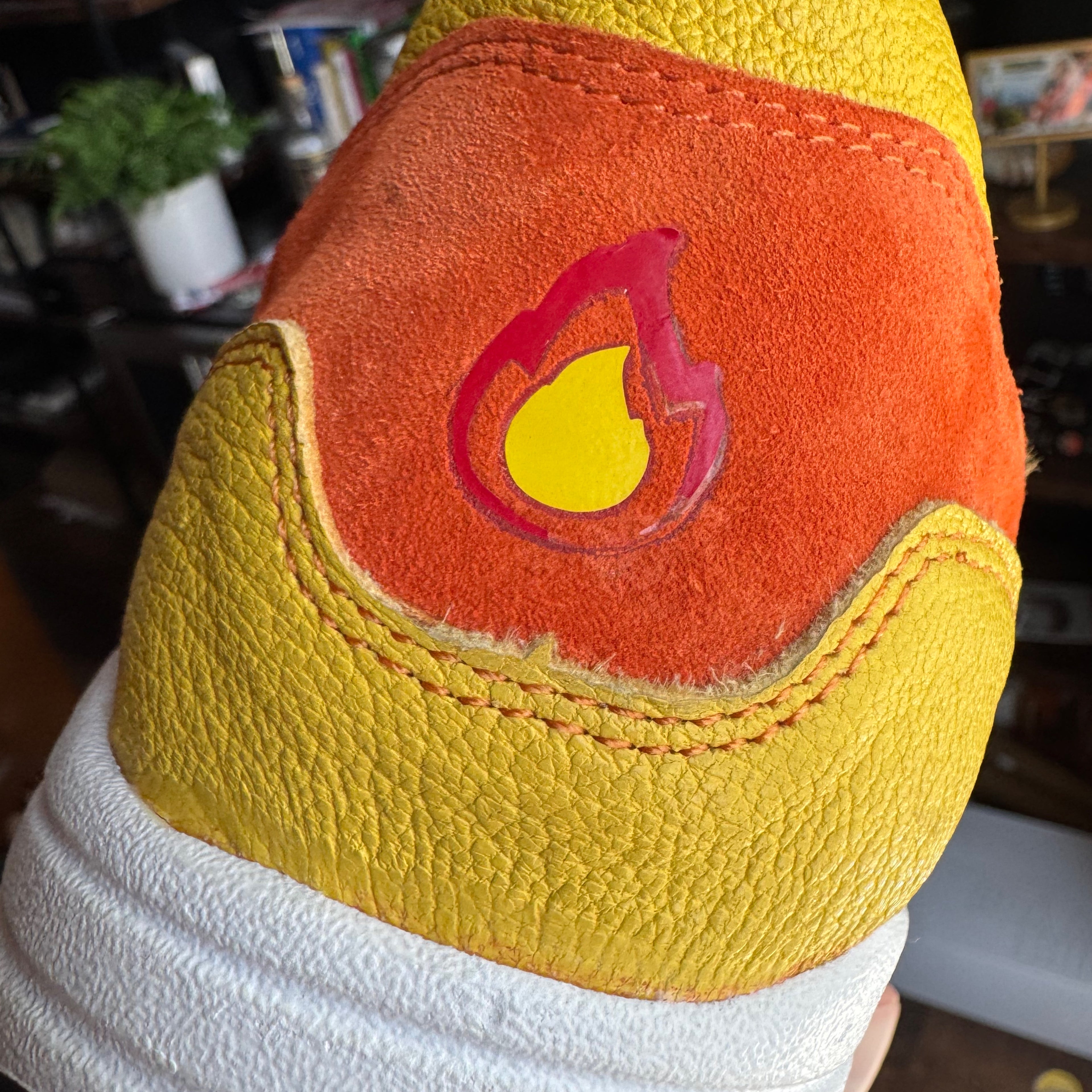 Nike Air Max 1 Cheetos Chester The Cheetah Custom 2019 (USED)