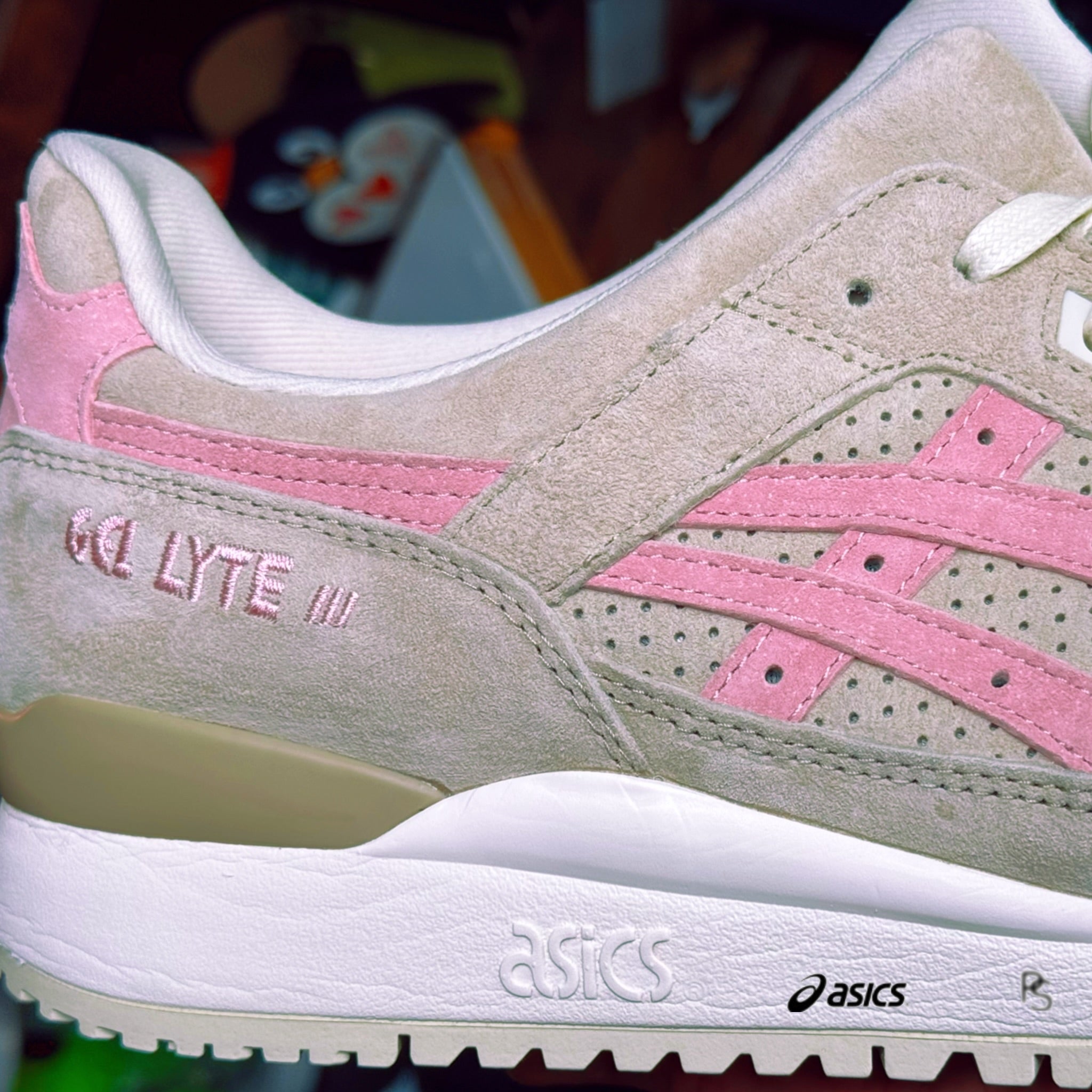 ASICS GEL-LYTE 3 Wood Crepe Plum Blossom 2020 (USED)