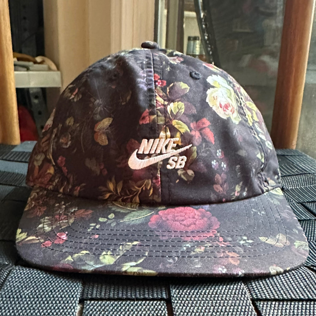 Nike SB Heritage Rose Pack Floral 5-Panel Cap 2021 (USED)