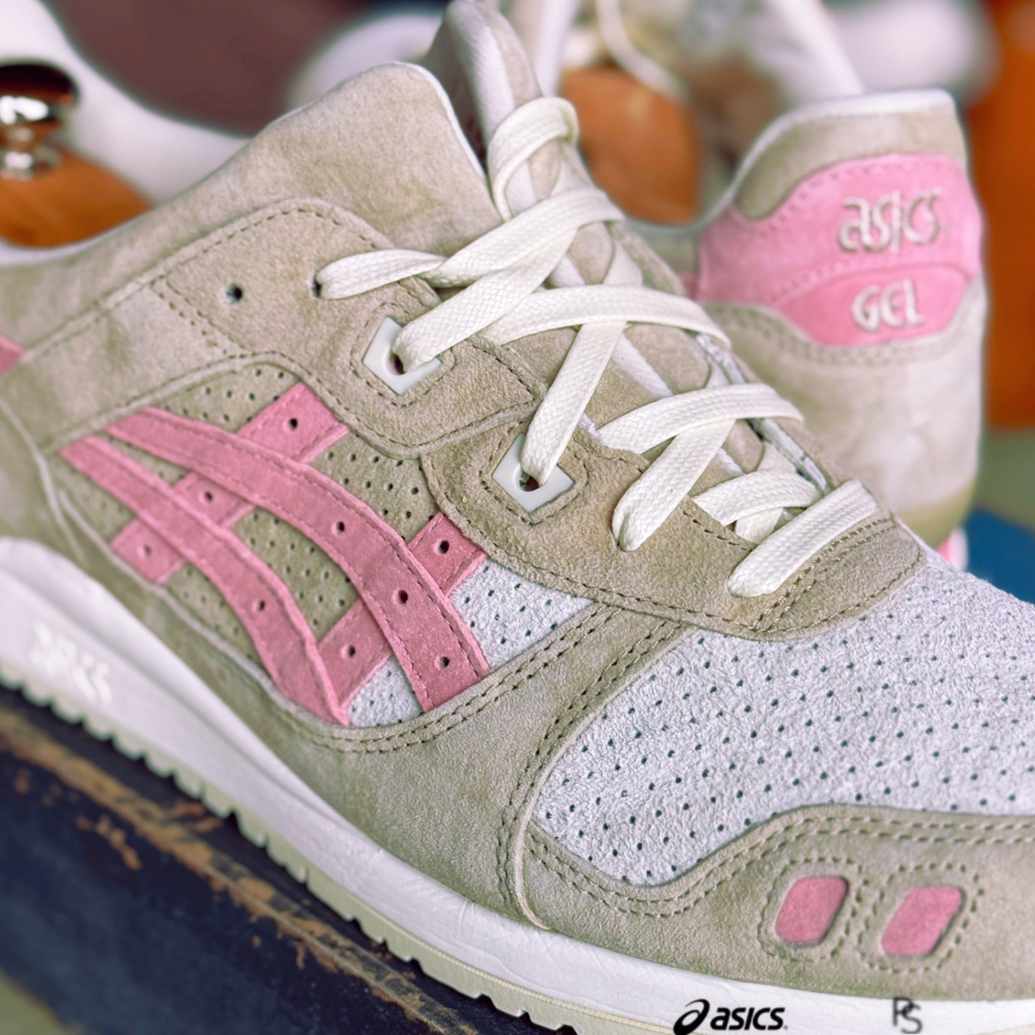 ASICS GEL-LYTE 3 Wood Crepe Plum Blossom 2020 (USED)