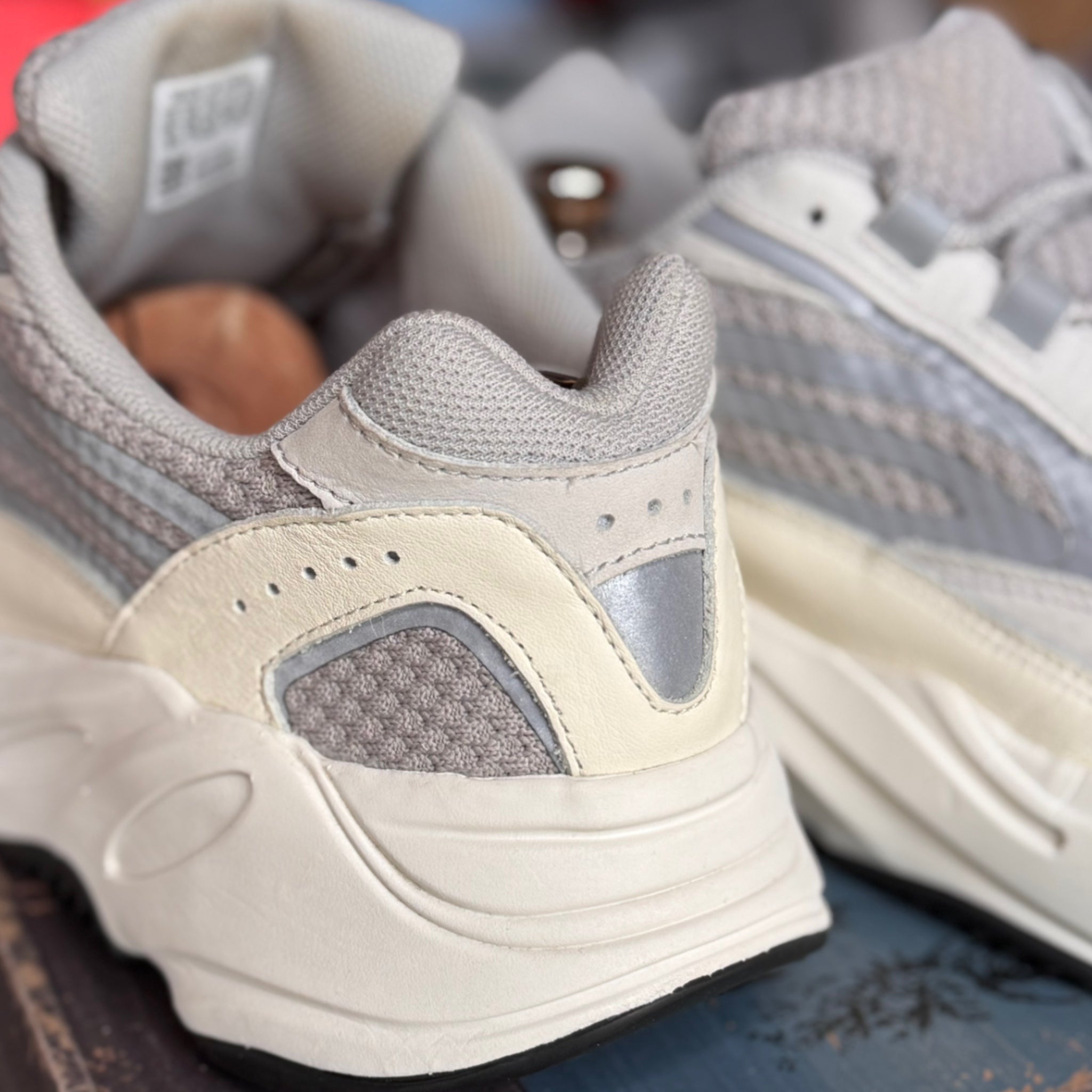 adidas Yeezy Boost 700 V2 Static 2018 (USED)