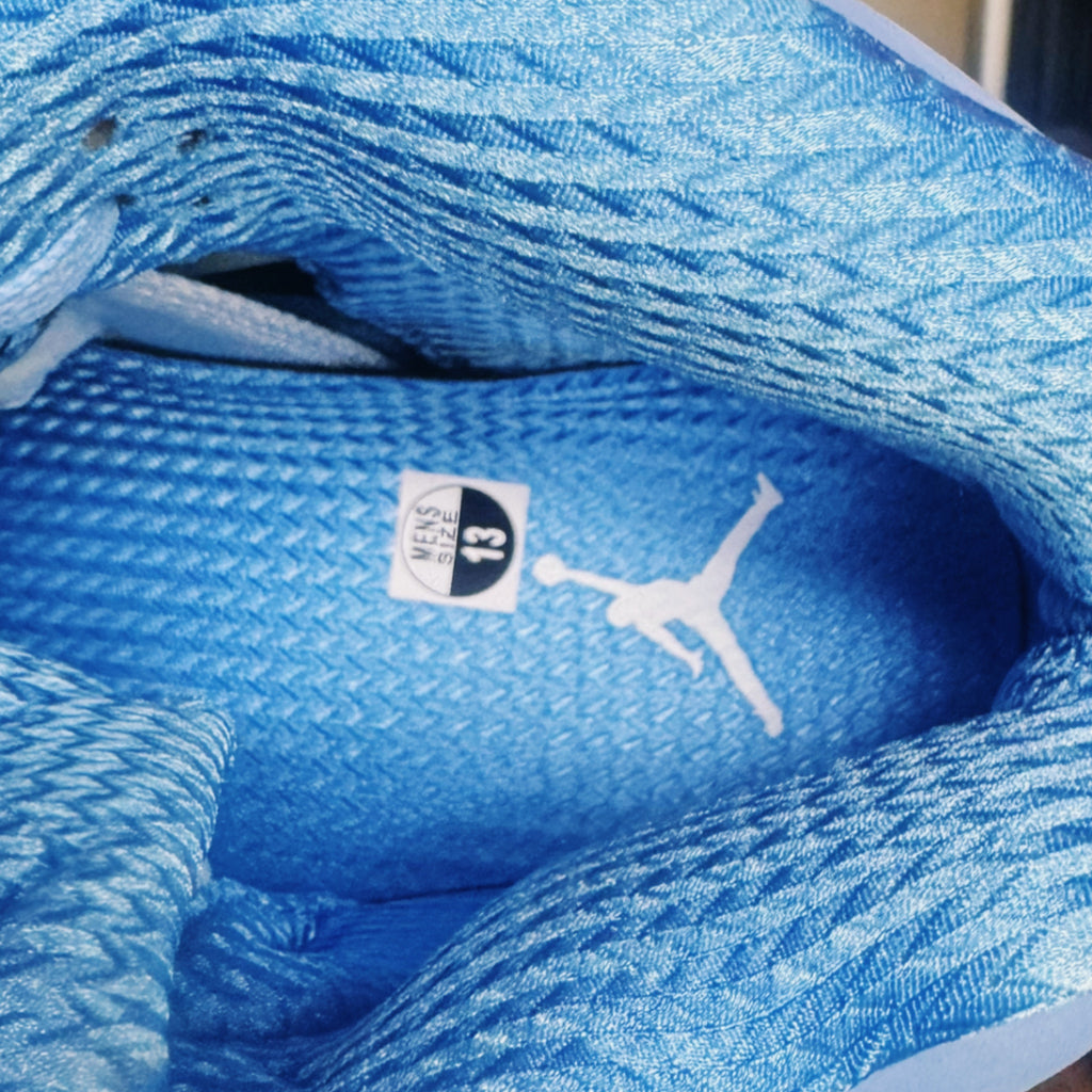 Air Jordan 5 Retro SE UNC 2023 (NEW-)