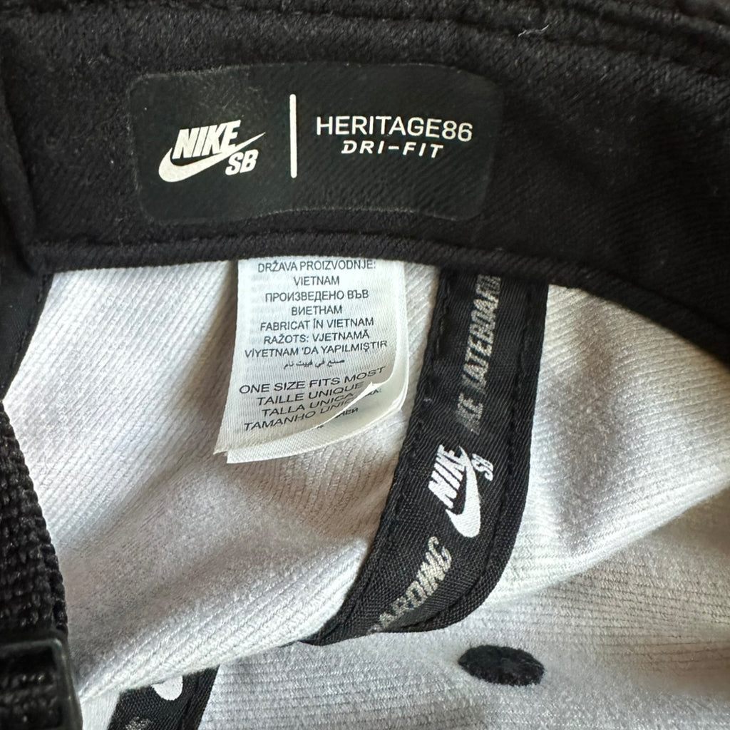 Nike SB Heritage Rose Pack Floral 5-Panel Cap 2021 (USED)