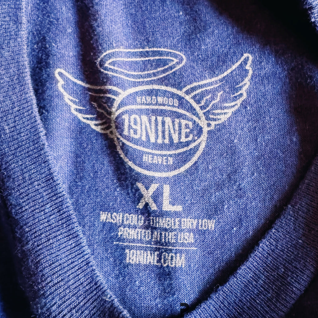 19NINE 2004 UConn Double Champions Vintage Tee 2020 (USED)