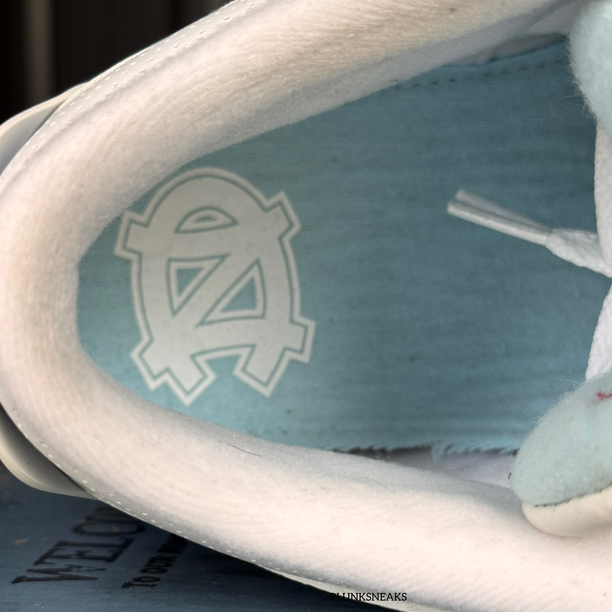 Air Jordan 3 Retro UNC Custom (USED)
