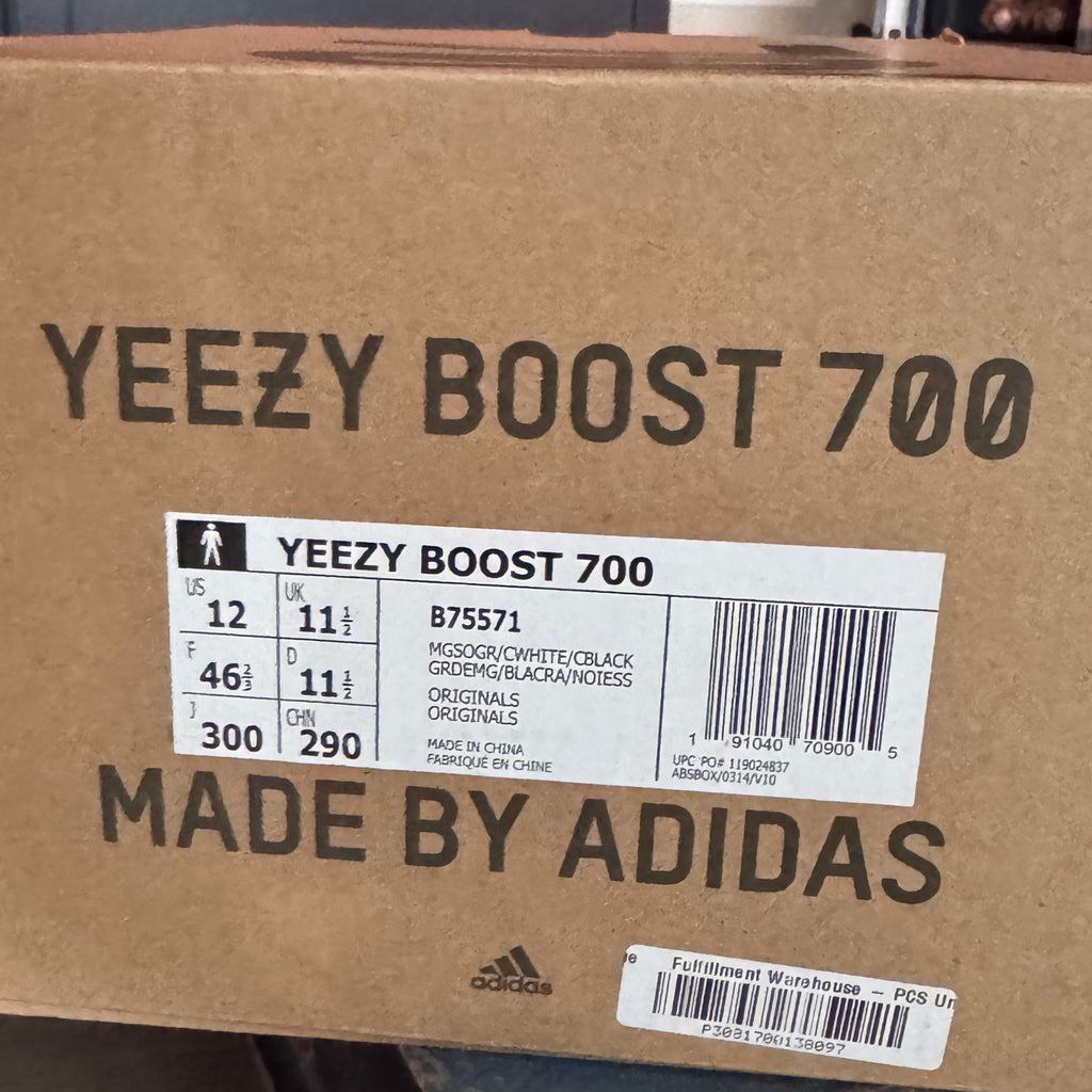 adidas Yeezy Boost 700 Wave Runner 2017 (USED)