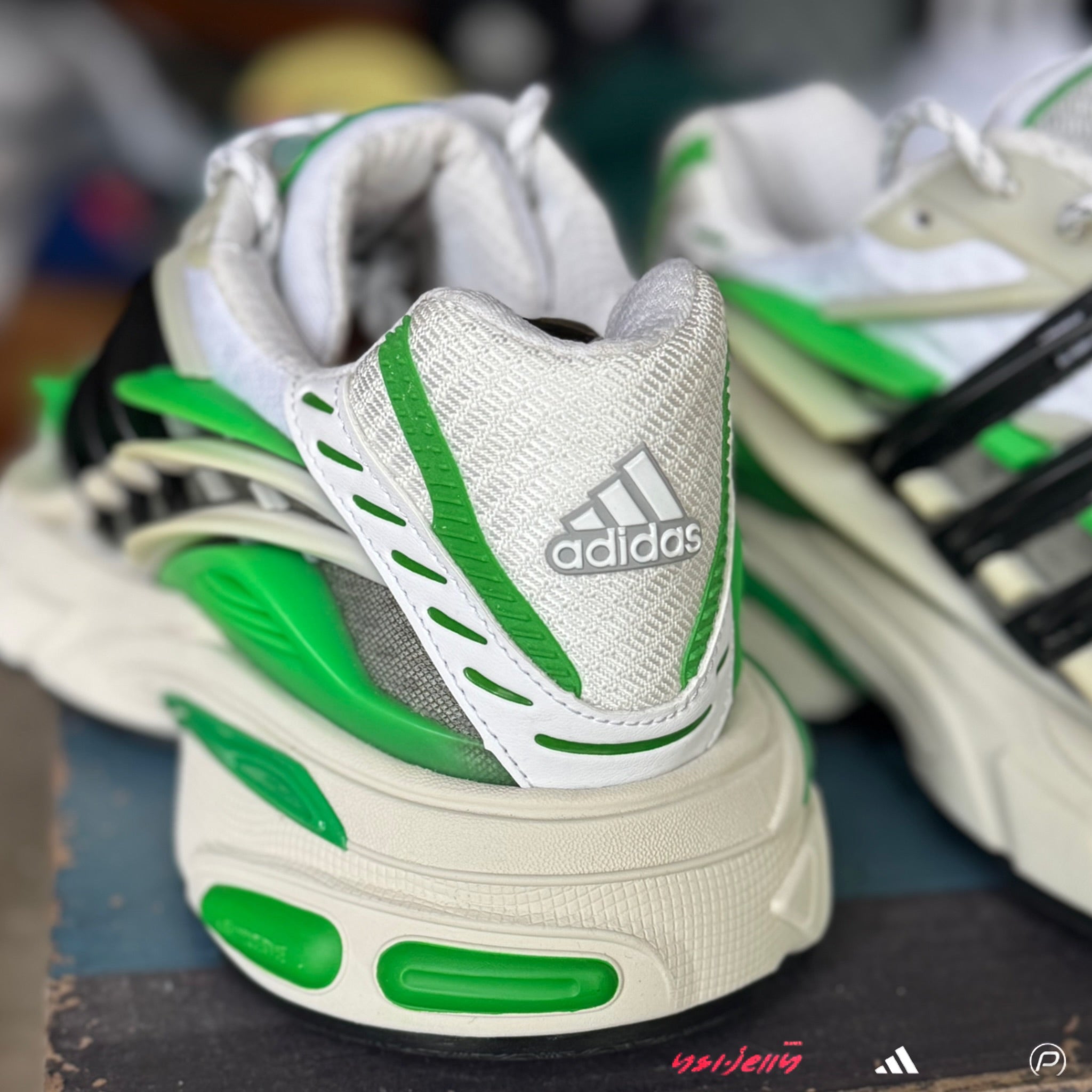 Pharrell x VIRGINIA x adidas Adistar Jellyfish Focus Olive Real Green 2025 (USED)