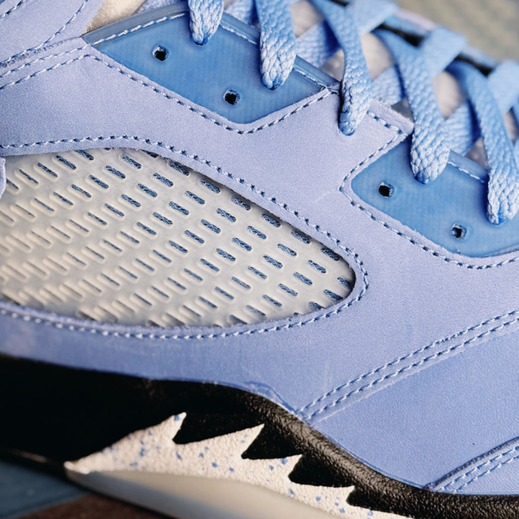 Air Jordan 5 Retro SE UNC 2023 (NEW-)