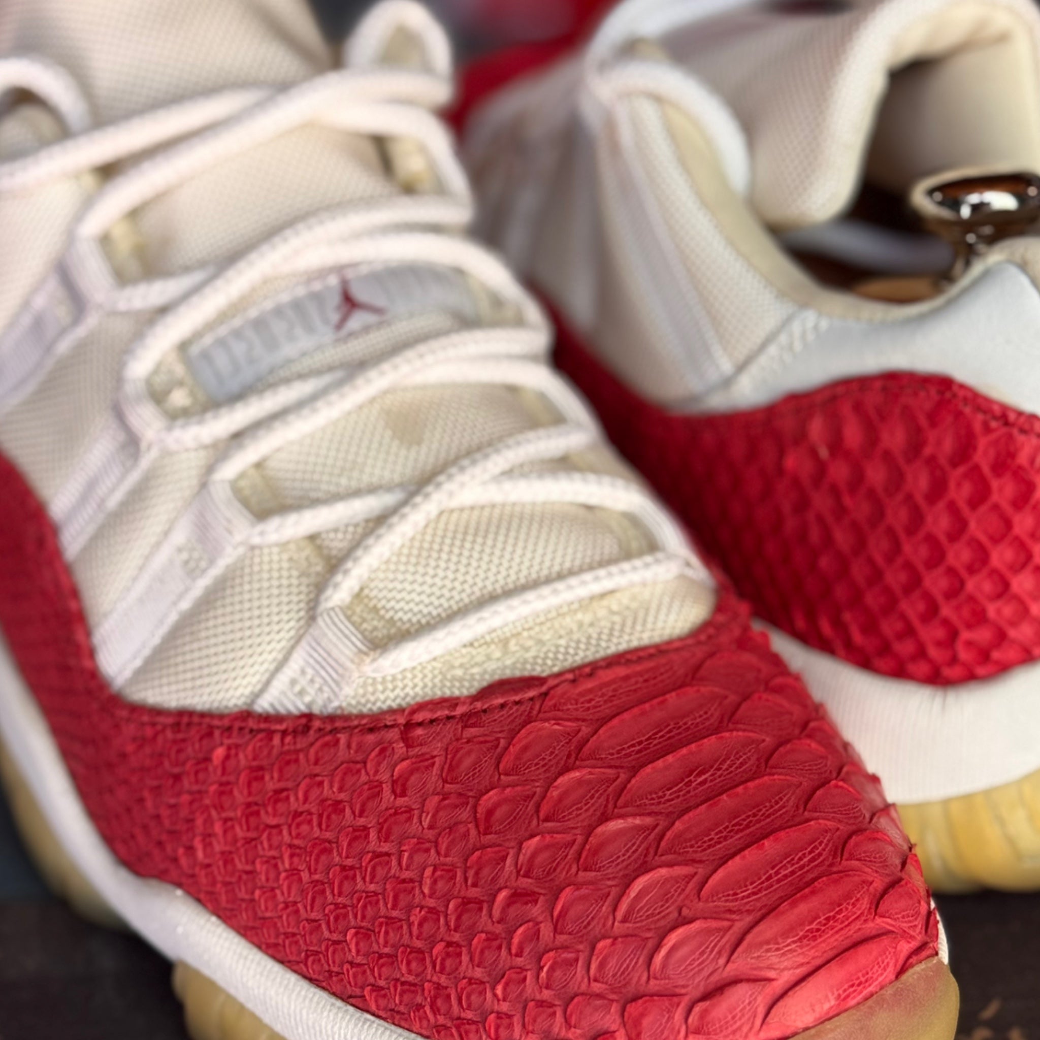 Air Jordan 11 Retro Low Cherry Snakeskin Custom 2001 (USED)