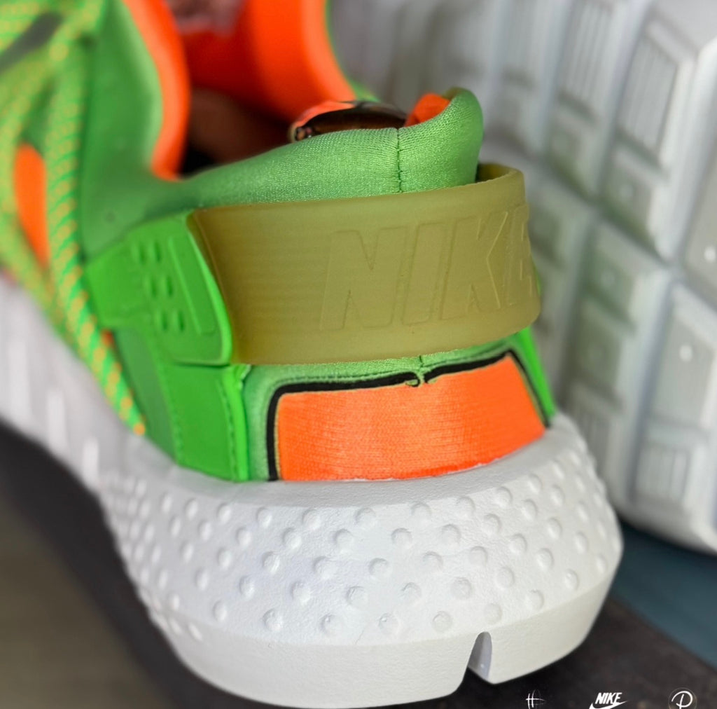Nike Air Huarache NM Total Orange Poison Green 2015 (USED)