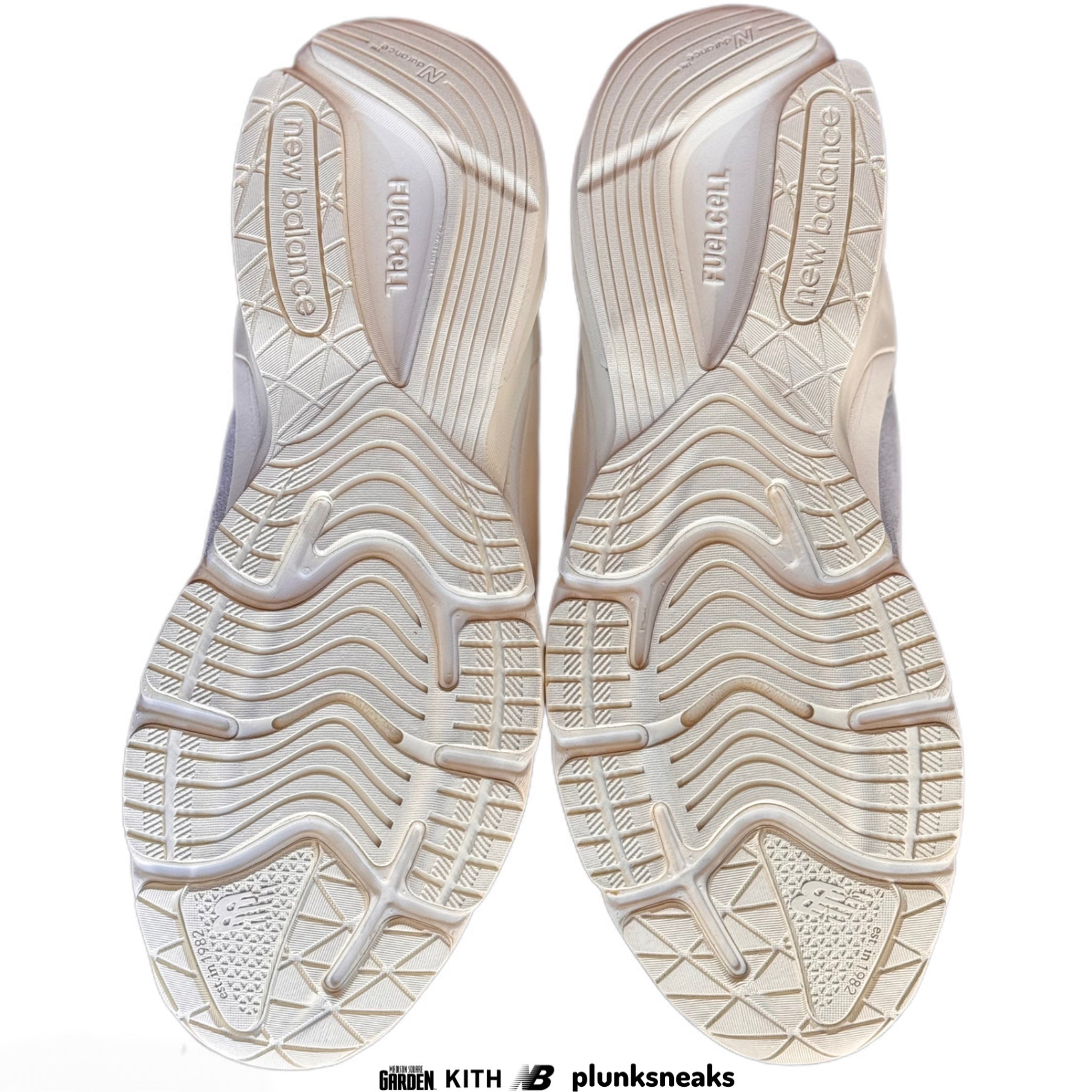 Kith New Balance 990v6 MiUSA Madison Square Garden Knicks 2023 (USED)