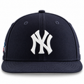 Kith New Era New York Yankees 59FIFTY Molecule Loyalty Program Low Profile Fitted Cap Nocturnal 2024